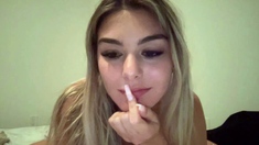 Hot Amateur Webcam Teen Masturbates For Their Fans