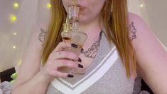 Close up amateur beauty uses her toy to masturbates